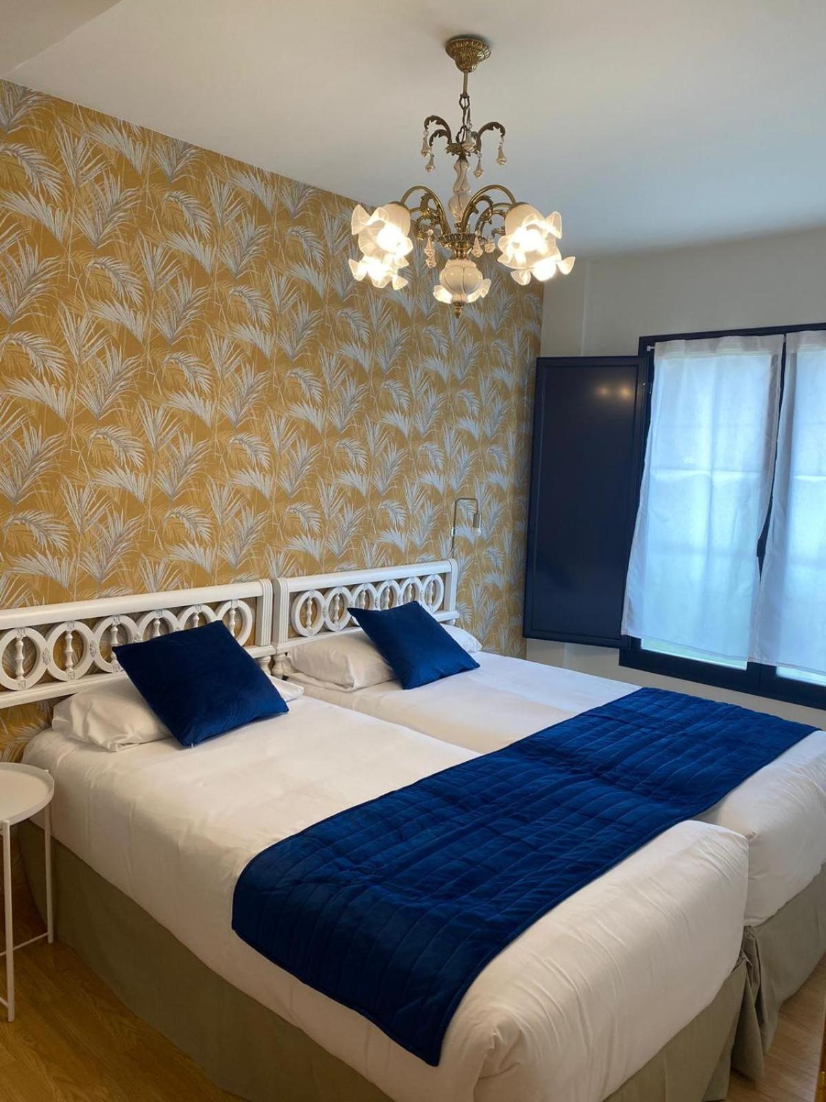 Apartamentos Palacio Azcarate Calle Calvario إيزكاراي المظهر الخارجي الصورة