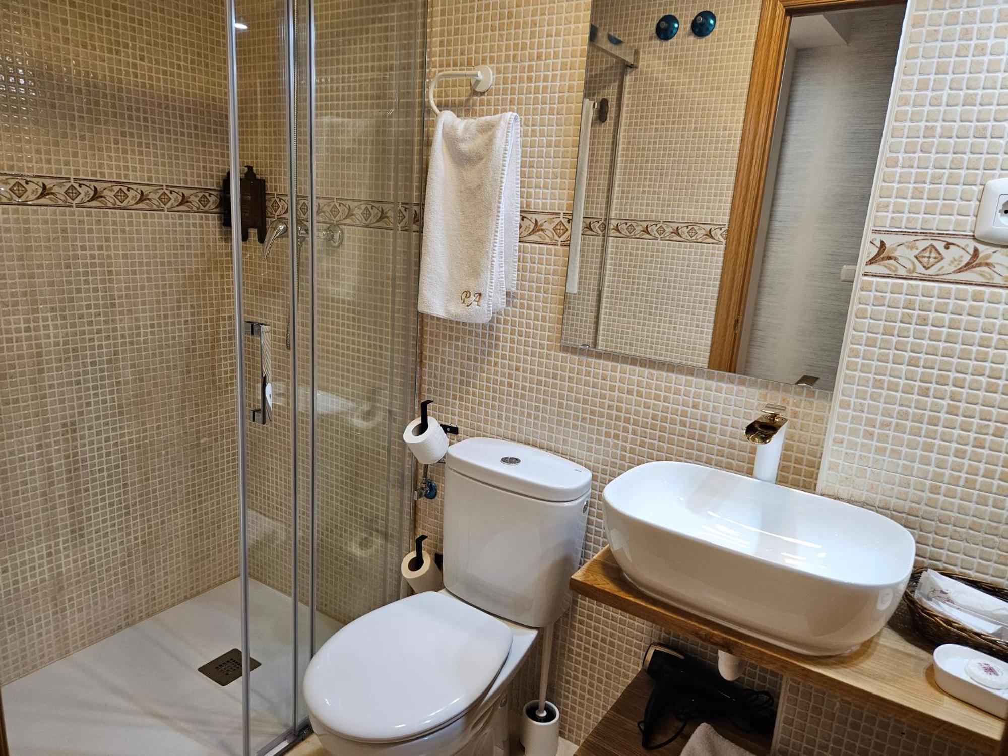 Apartamentos Palacio Azcarate Calle Calvario إيزكاراي المظهر الخارجي الصورة