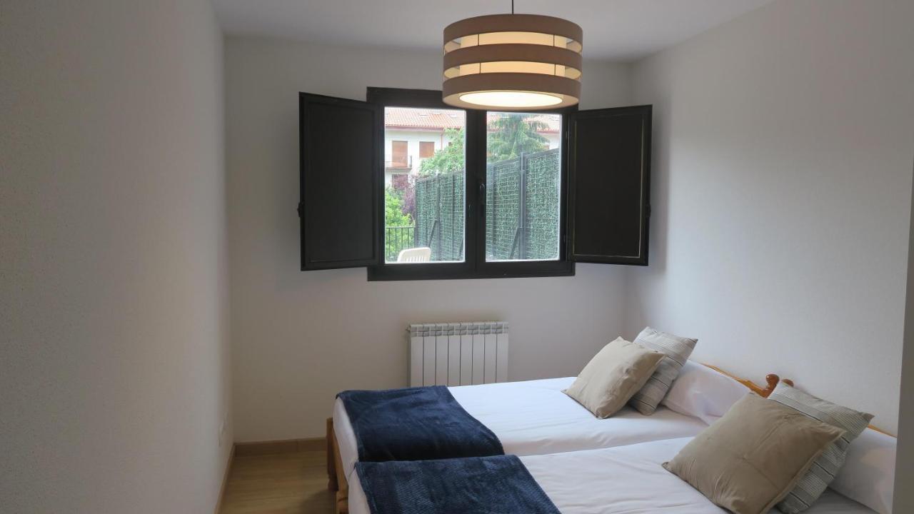 Apartamentos Palacio Azcarate Calle Calvario إيزكاراي المظهر الخارجي الصورة