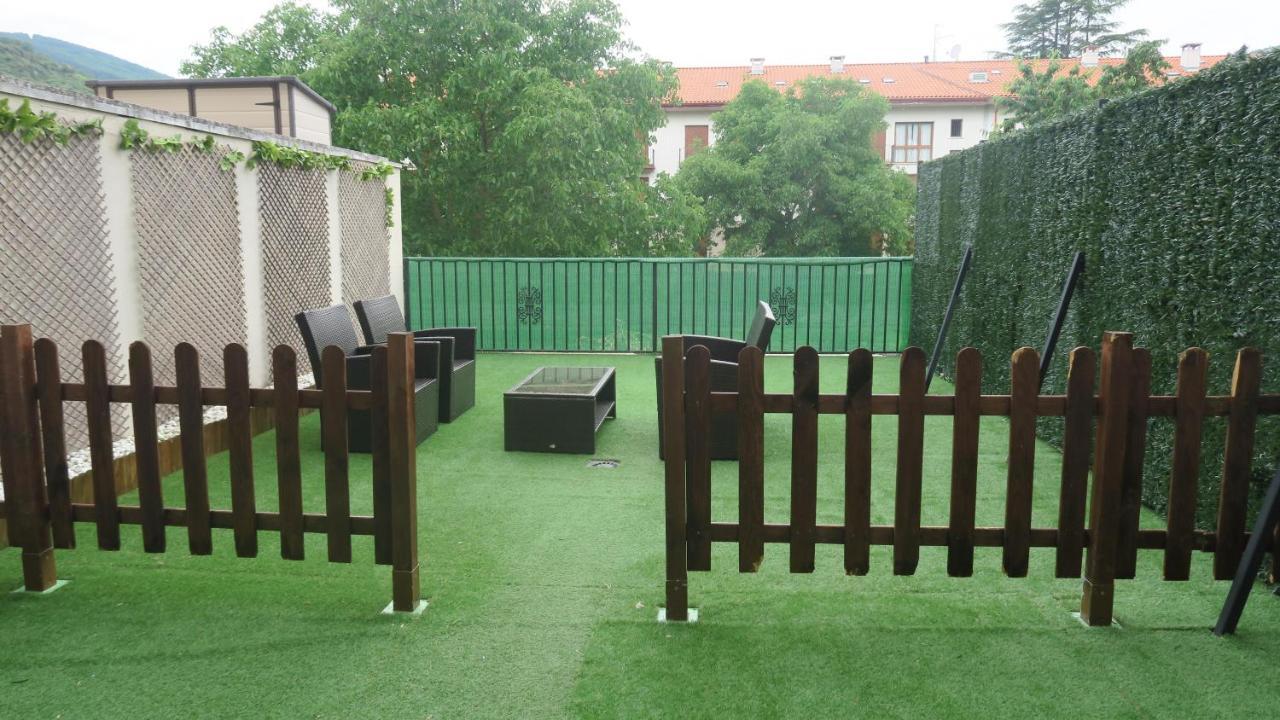Apartamentos Palacio Azcarate Calle Calvario إيزكاراي المظهر الخارجي الصورة