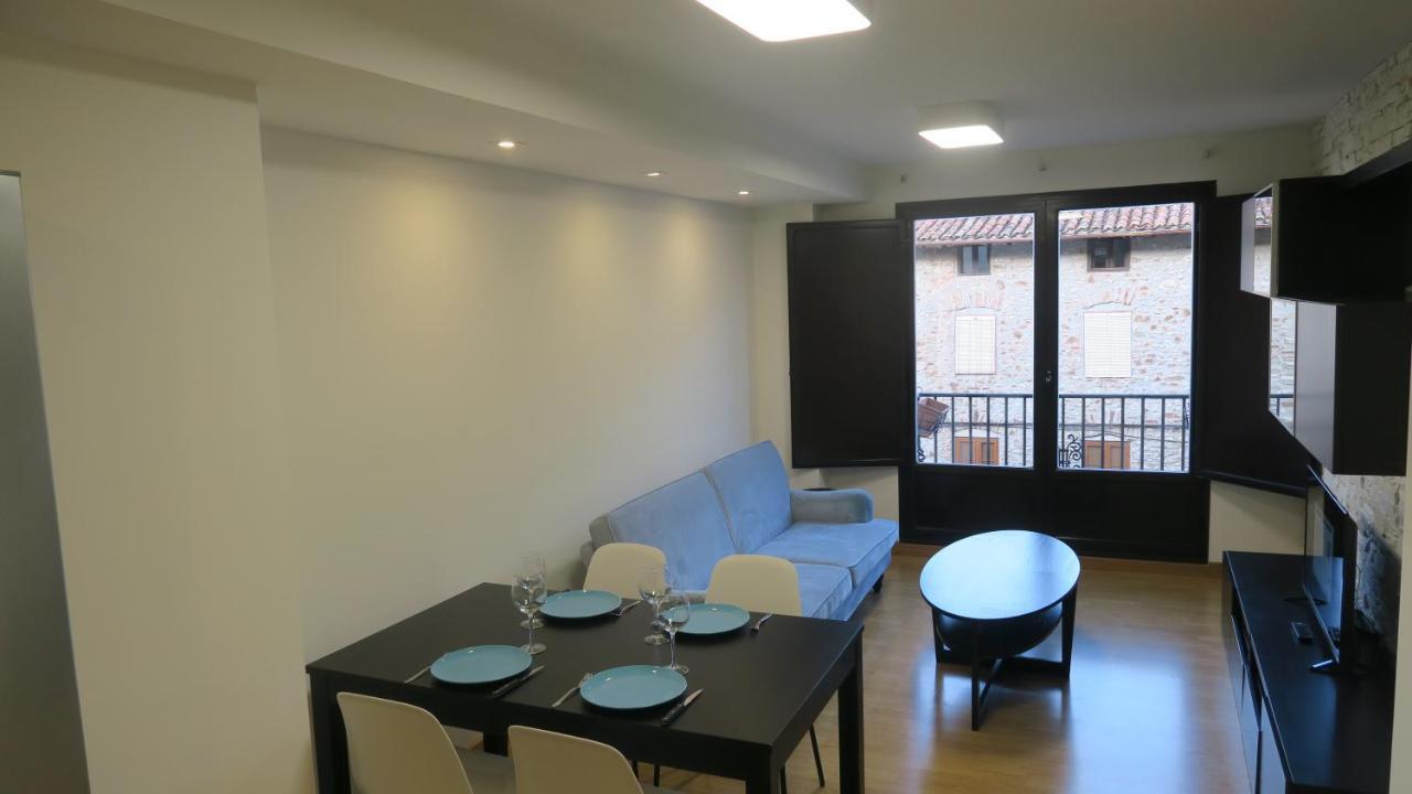 Apartamentos Palacio Azcarate Calle Calvario إيزكاراي المظهر الخارجي الصورة